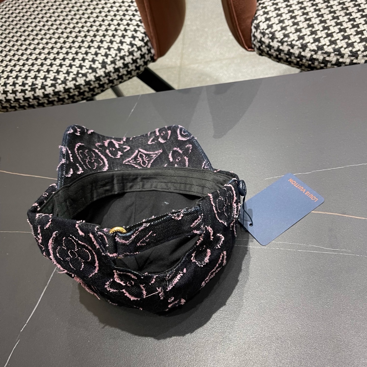 LV路易威登2025新款原单棒球帽，专柜1:1开模订制，原版帆布面料 轻盈透气！质量超赞，基础头围56，