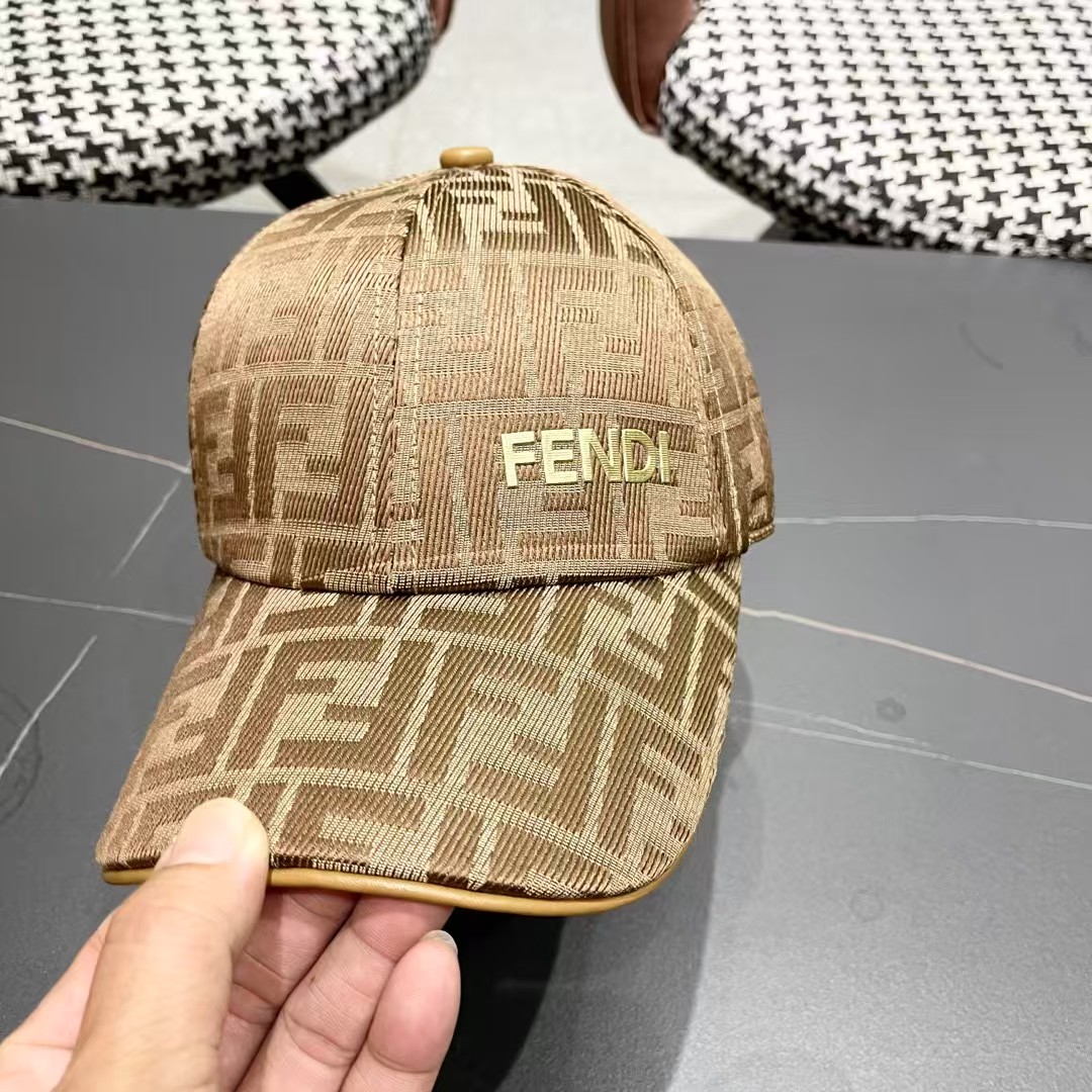 Fendi（芬迪）新款原单棒球帽， 双F提花，专柜常年热卖款，1:1开模订制，原版提花轻盈透气！质量超赞