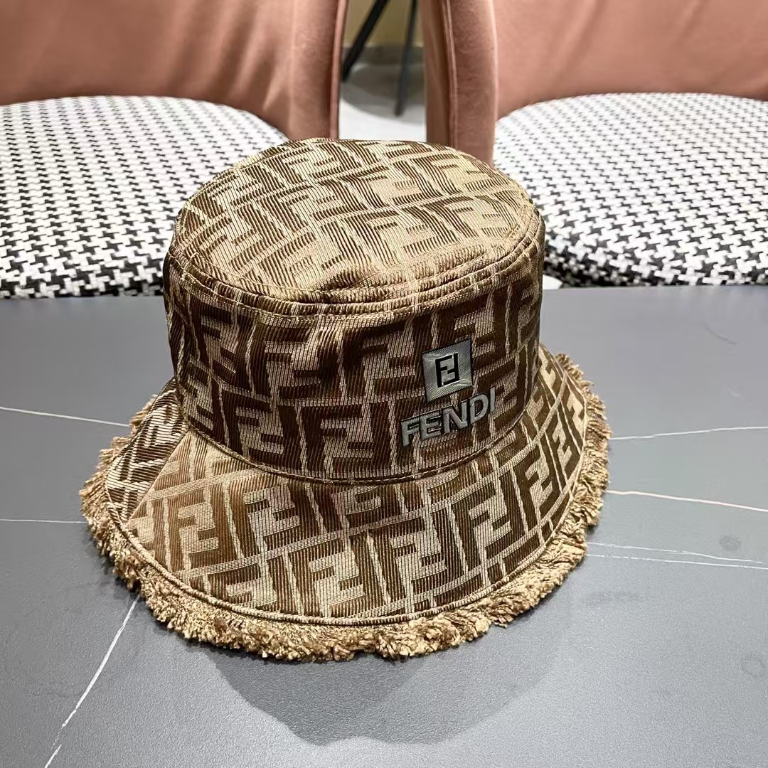 FENDI 芬迪 早春新款韩版时尚原单渔夫帽 官网新品😱简约大气👍 細節做工完美❤爱不释手👍亲，赶紧入手