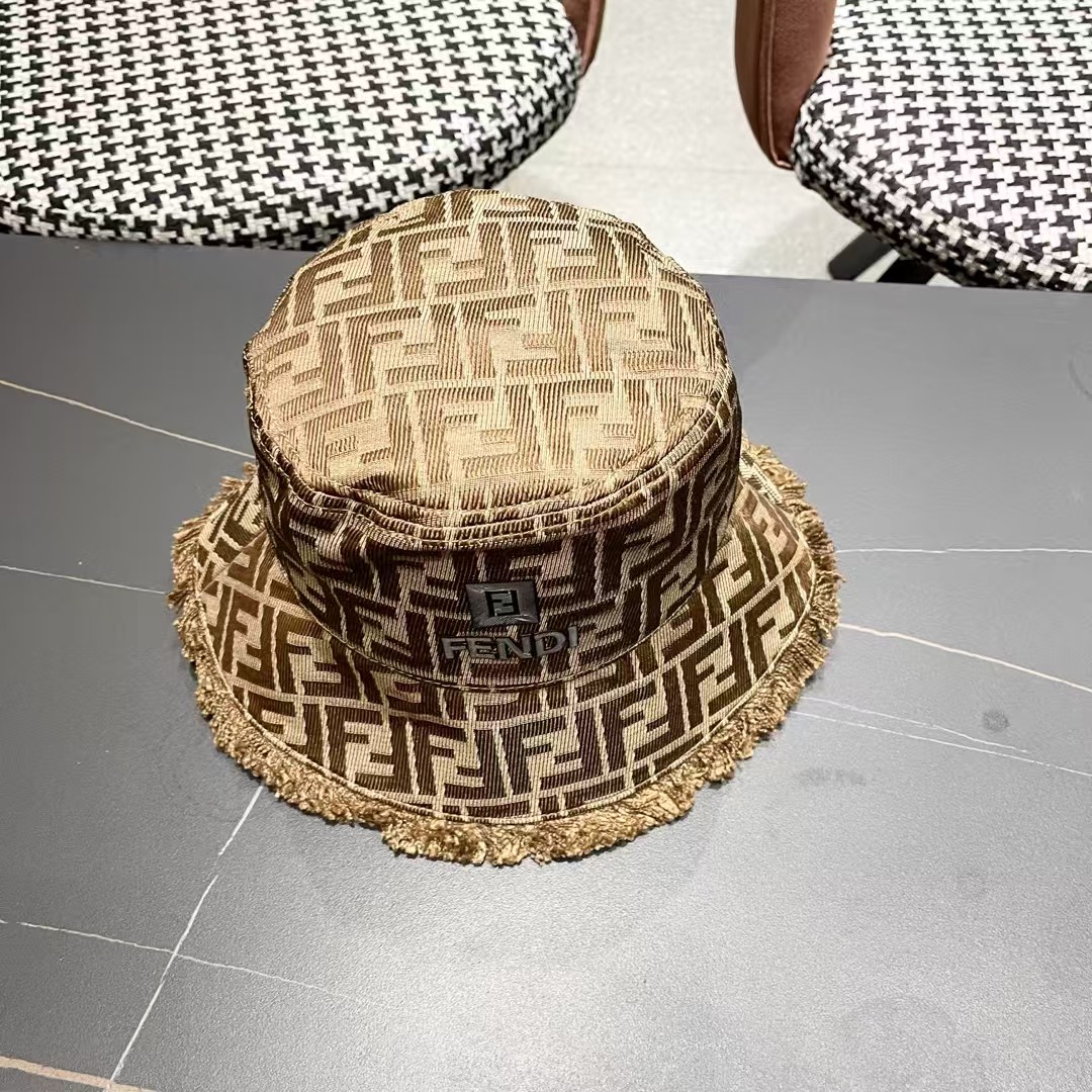 FENDI 芬迪 早春新款韩版时尚原单渔夫帽 官网新品😱简约大气👍 細節做工完美❤爱不释手👍亲，赶紧入手