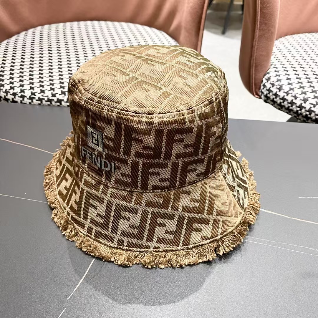 FENDI 芬迪 早春新款韩版时尚原单渔夫帽 官网新品😱简约大气👍 細節做工完美❤爱不释手👍亲，赶紧入手