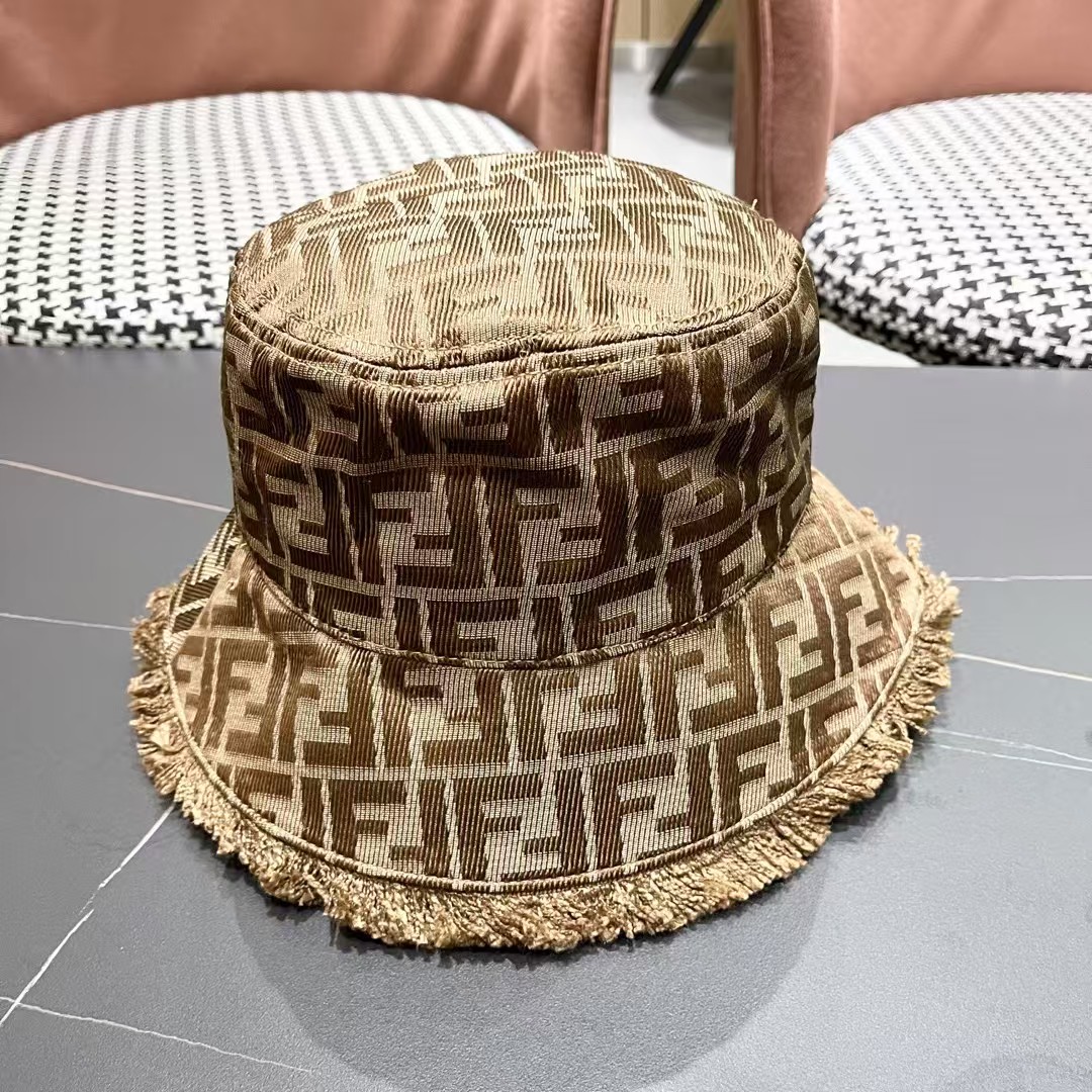 FENDI 芬迪 早春新款韩版时尚原单渔夫帽 官网新品😱简约大气👍 細節做工完美❤爱不释手👍亲，赶紧入手