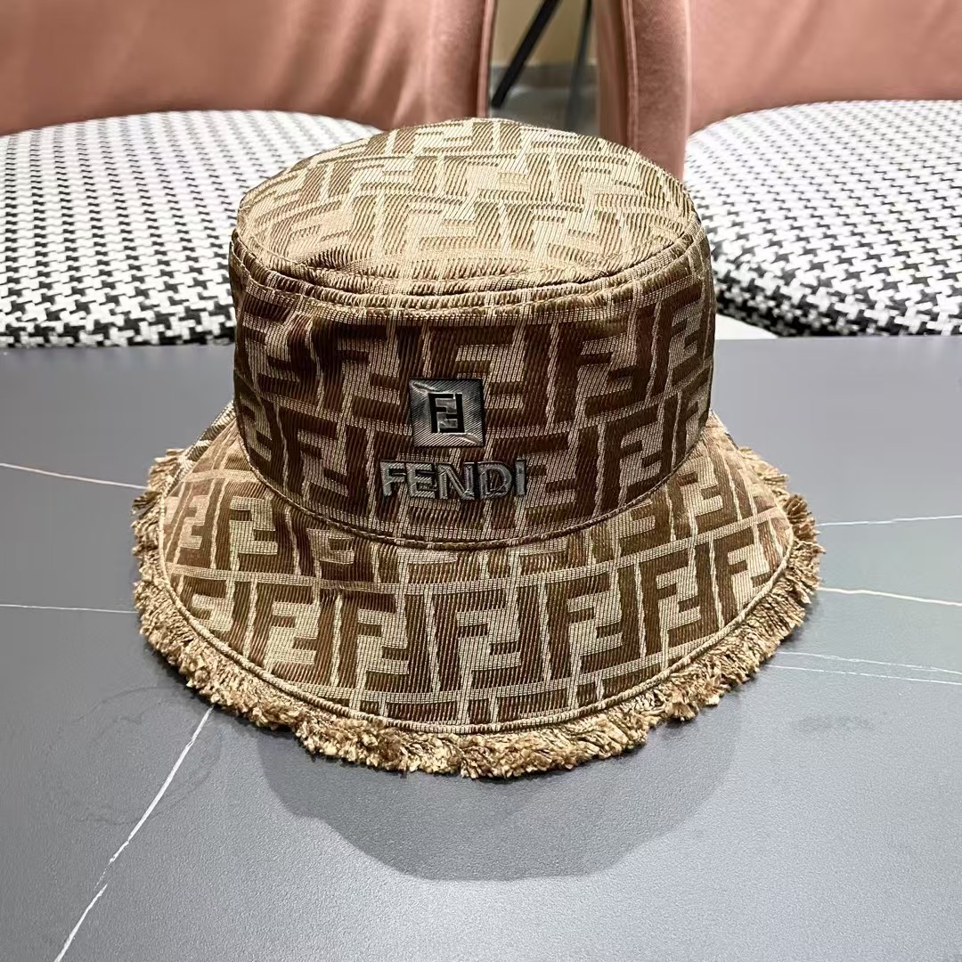 FENDI 芬迪 早春新款韩版时尚原单渔夫帽 官网新品😱简约大气👍 細節做工完美❤爱不释手👍亲，赶紧入手