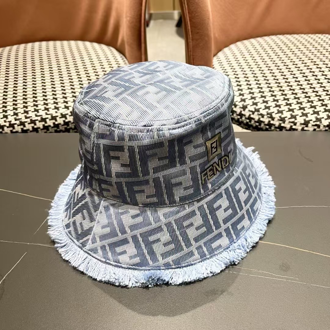 FENDI 芬迪 早春新款韩版时尚原单渔夫帽 官网新品😱简约大气👍 細節做工完美❤爱不释手👍亲，赶紧入手