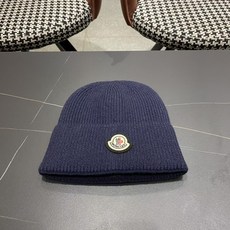 蒙口Moncler盟可睐💥2026官网经典针织帽,原单复刻.非常柔软亲肤,弹性很好💓有质感又非常百搭的款式~保暖的 羊 蒙口Moncler盟可睐💥2026官网经典针织帽,原单复刻.非常柔软亲肤,弹性很好💓有质感又非常百搭的款式~保暖的 羊