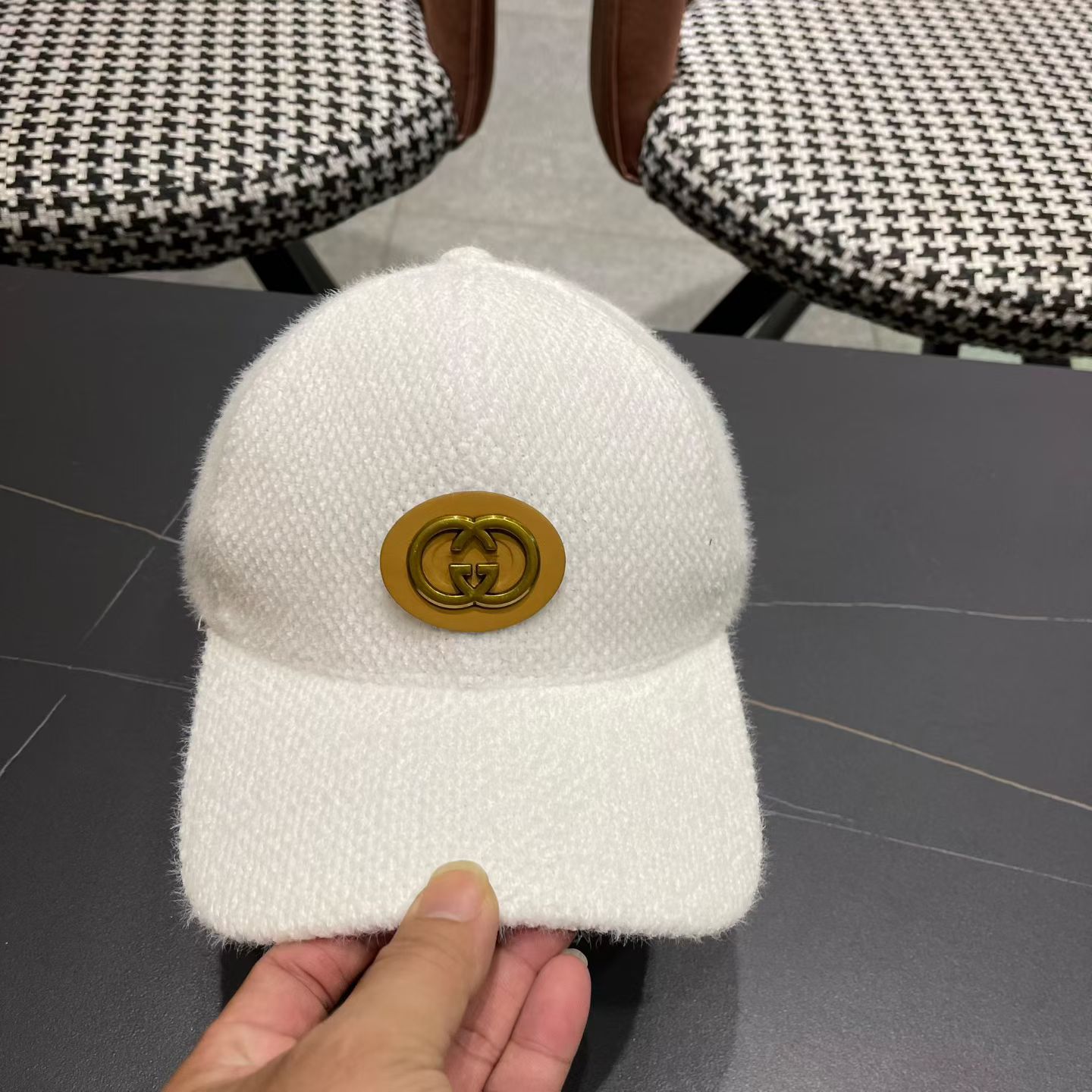 古奇棒球帽♥️GUCCI🧢新品秋冬新款毛绒棒球帽，🔥🎩 工艺非常精美 方便携带！跑量！