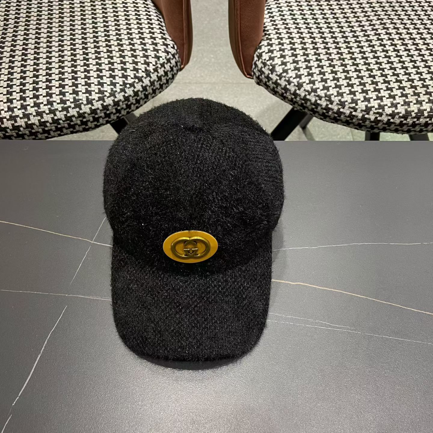 古奇棒球帽♥️GUCCI🧢新品秋冬新款毛绒棒球帽，🔥🎩 工艺非常精美 方便携带！跑量！