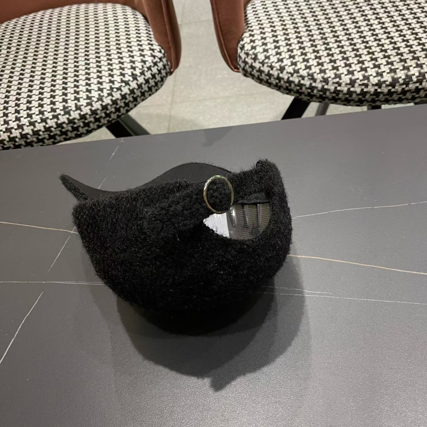 古奇棒球帽♥️GUCCI🧢新品秋冬新款毛绒棒球帽，🔥🎩 工艺非常精美 方便携带！跑量！