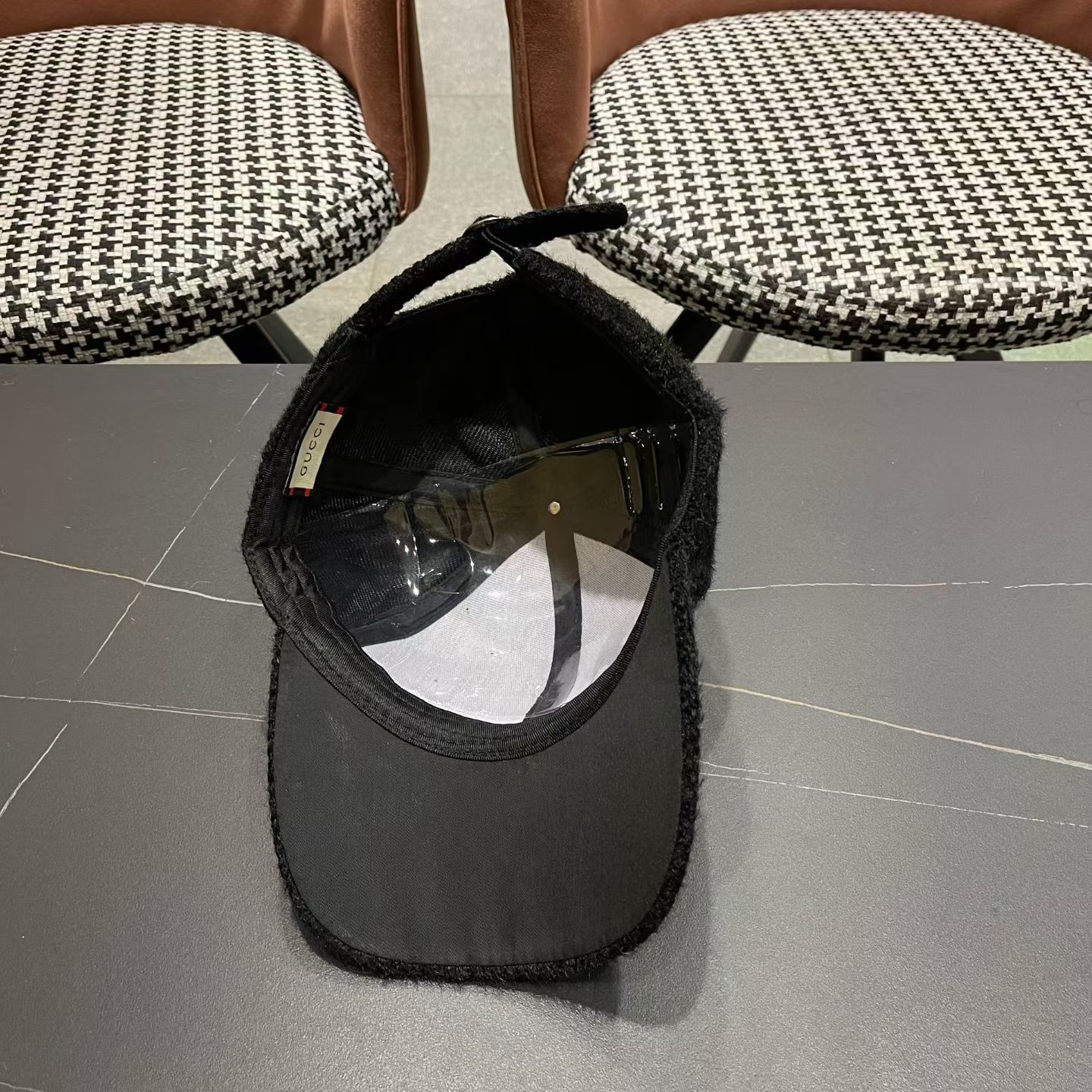 古奇棒球帽♥️GUCCI🧢新品秋冬新款毛绒棒球帽，🔥🎩 工艺非常精美 方便携带！跑量！