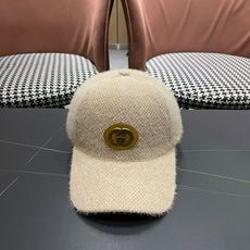 古奇棒球帽♥️GUCCI🧢新品秋冬新款毛绒棒球帽,🔥🎩 工艺非常精美 方便携带!跑量! 古奇棒球帽♥️GUCCI🧢新品秋冬新款毛绒棒球帽,🔥🎩 工艺非常精美 方便携带!跑量!