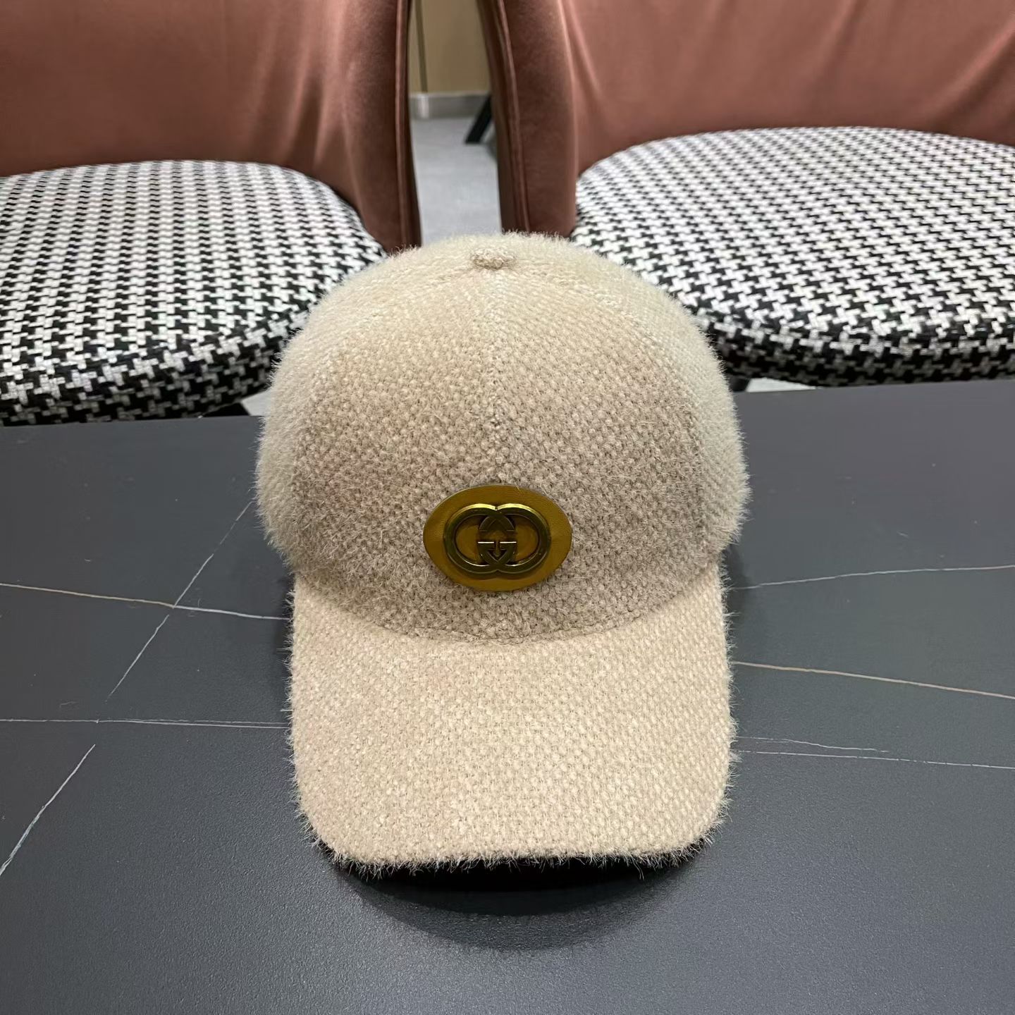 古奇棒球帽♥️GUCCI🧢新品秋冬新款毛绒棒球帽，🔥🎩 工艺非常精美 方便携带！跑量！