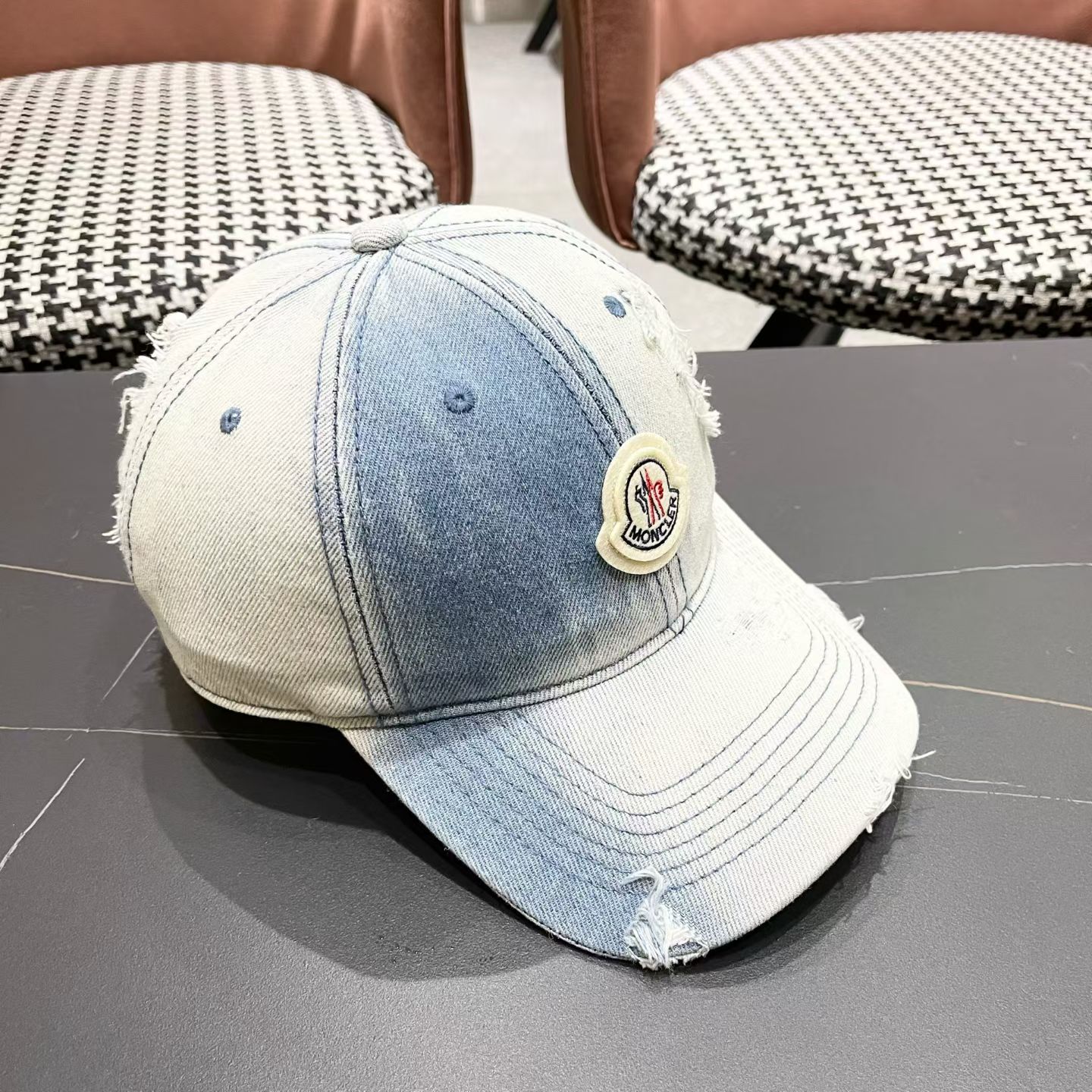 蒙口MONCLER牛仔棒球帽，年轻时尚潮人穿搭色系，好看有质感！