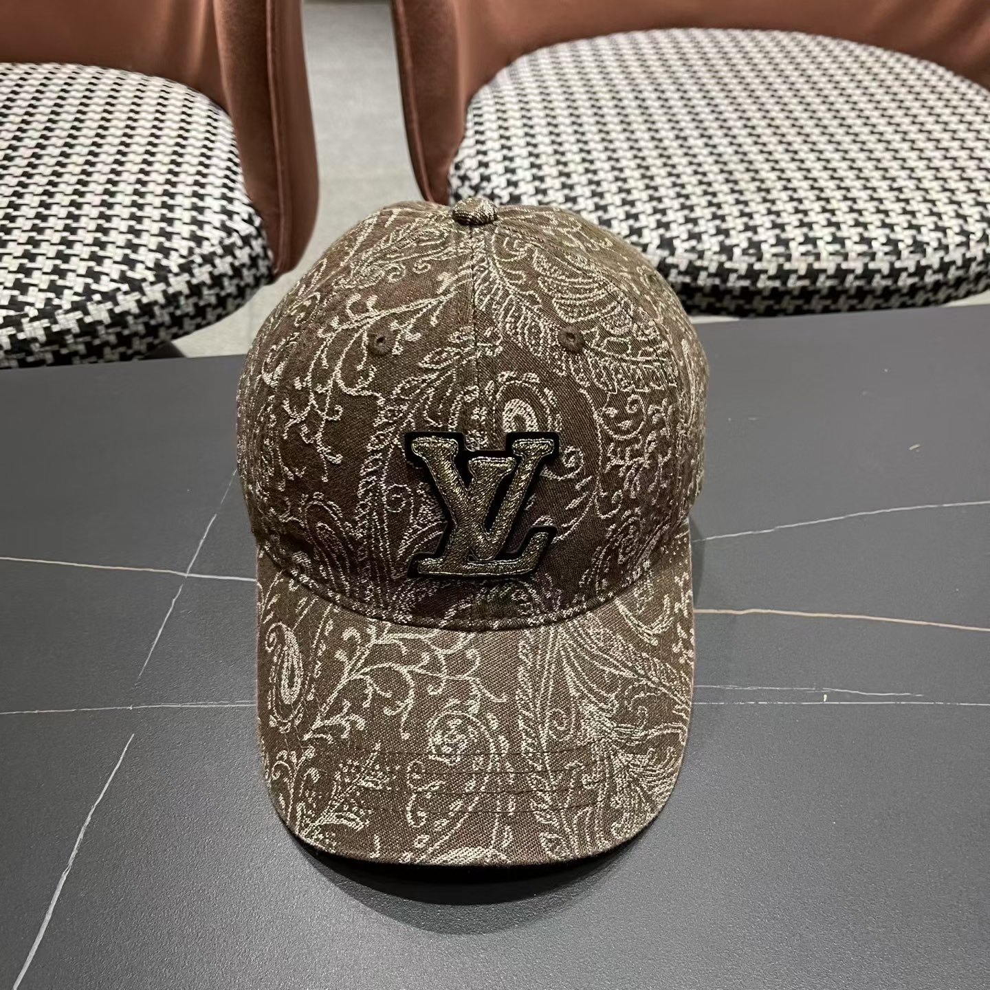 NO:588183,Lv Louis Vuitton Japanese and Korean pattern old casual retro fashion versatile street travel baseball cap painter hat new hat fisherman hat baseball cap knitted hat, hat, louis vuitton, louis vuitton, espadrilles, hats19860909Lv路易威登 日韩系花纹做旧休闲复古时尚百搭街 头出游棒球帽画家帽新款帽子渔夫帽棒球帽针织帽,帽子,louis vuitton,louis vuitton,espadrilles,hats,hat