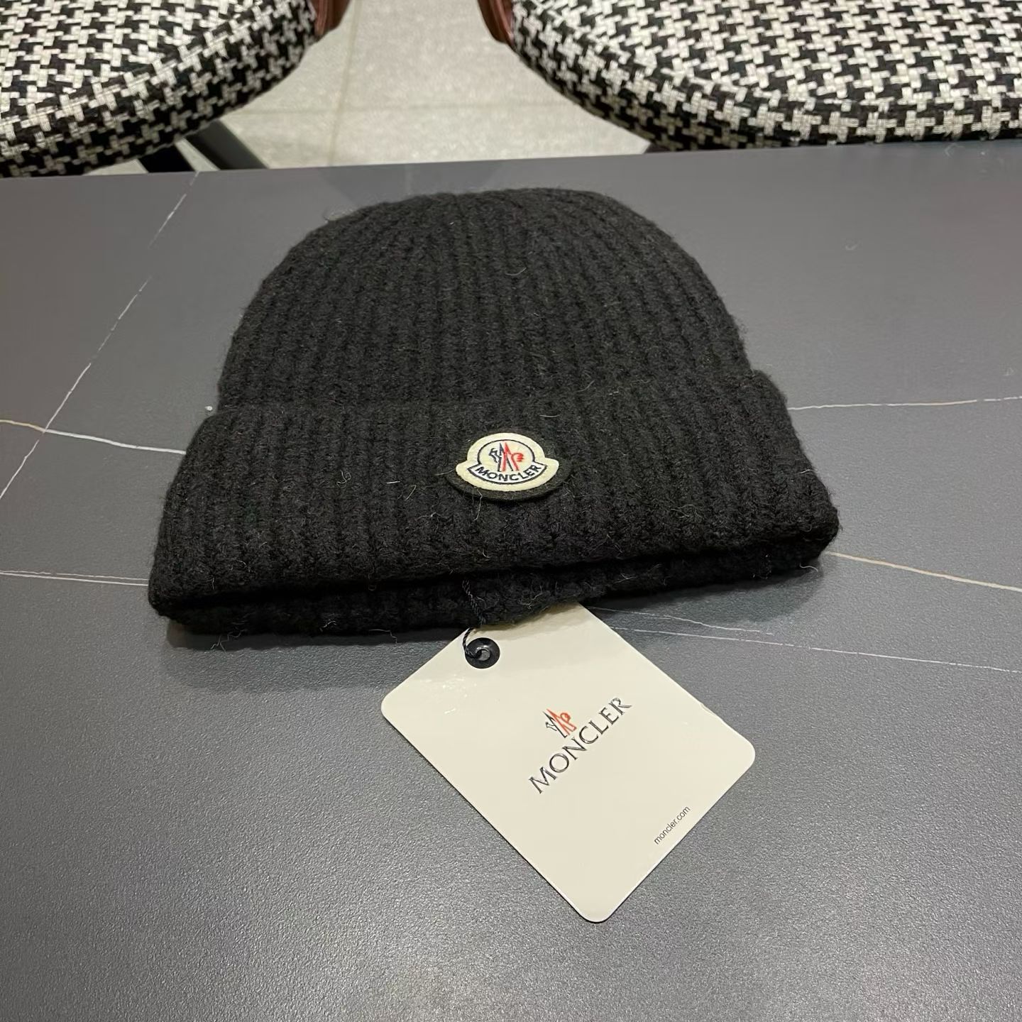 NO:587926,MONCLER muffled knitted beanie, good quality, high-end, super soft!  It’s super hot and has great texture. It’s great to match when out on the street!  Fashion trends!  A must-have item for autumn and winter, the same style for men and women, get it now!  Hats bucket hat, baseball cap, knitted hat, hat, Moncler, espadrilles, hats19860909MONCLER蒙口针织毛线帽,好品质高端大气,超柔软！超火爆质感很赞,出街超好搭配！时尚潮流！秋冬必备单品,男女同款快快入手哦！帽子渔夫帽棒球帽针织帽,帽子,Moncler,espadrilles,hats,hat