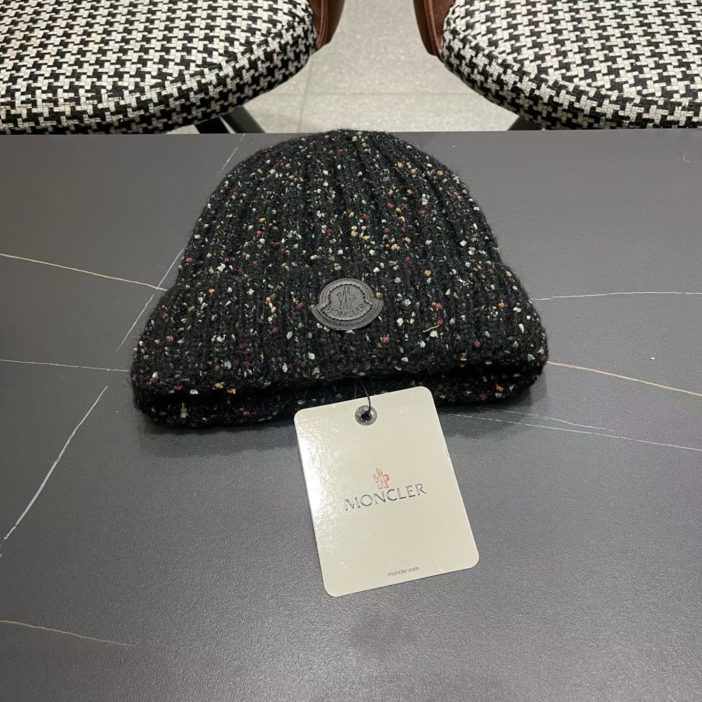 NO:587949,MONCLER muffled wool knitted beanie, good quality, high-end, and super soft!  It’s super hot and has great texture. It’s great to match when out on the street!  Fashion trends!  A must-have item for winter, the same style for men and women, get it now!  Hats bucket hat, baseball cap, knitted hat, hat, Moncler, espadrilles, hats19860909MONCLER蒙口羊毛针织毛线帽,好品质高端大气,超柔软！超火爆质感很赞,出街超好搭配！时尚潮流！冬天必备单品,男女同款快快入手哦！帽子渔夫帽棒球帽针织帽,帽子,Moncler,espadrilles,hats,hat