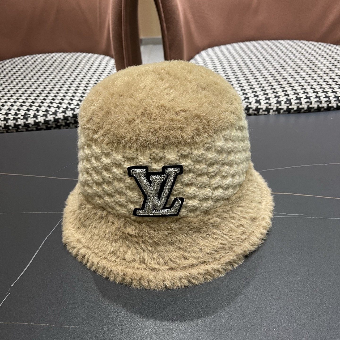 NO:604898,LV Louis Vuitton autumn and winter new color-blocked striped fisherman hat for women outdoor cold protection warm plush thickened face small basin hat fisherman hat baseball cap knitted hat, hat, louis vuitton, louis vuitton, espadrilles, hats19860909LV路易威登 秋冬季新款拼色条纹渔夫帽子女户外防寒保 暖毛绒绒加厚显脸小盆帽帽子渔夫帽棒球帽针织帽,帽子,louis vuitton,louis vuitton,espadrilles,hats,hat