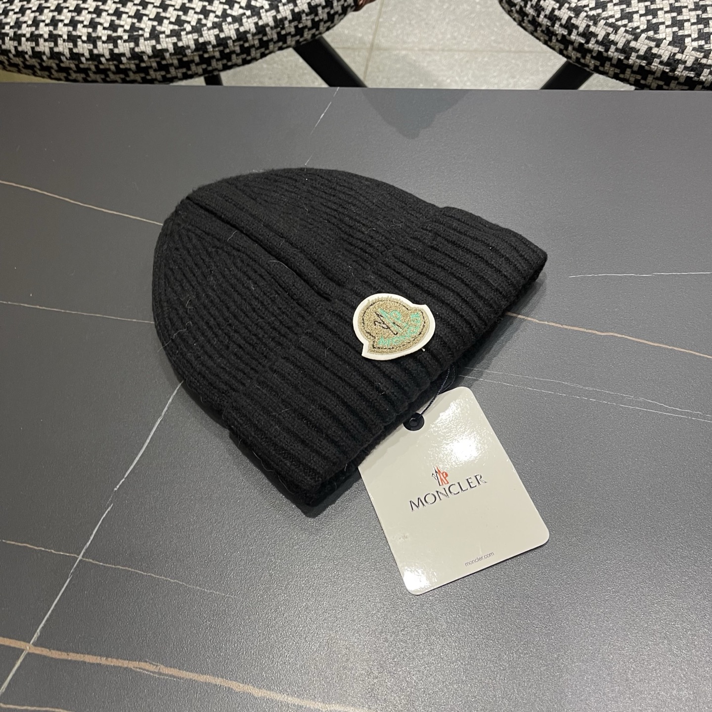 MONCLER（蒙口）秋冬季新款毛线帽户外休闲保暖套头帽弹力针织帽男女款冷帽子