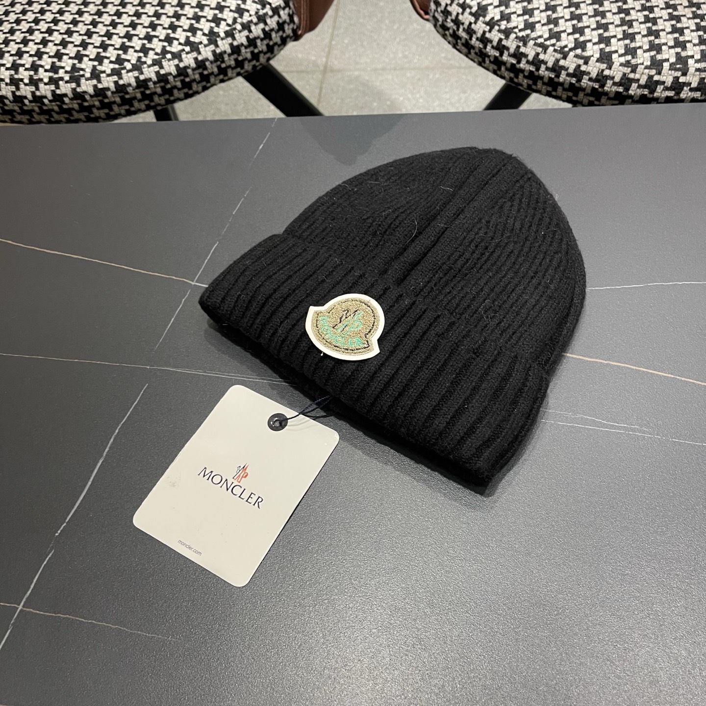 MONCLER（蒙口）秋冬季新款毛线帽户外休闲保暖套头帽弹力针织帽男女款冷帽子