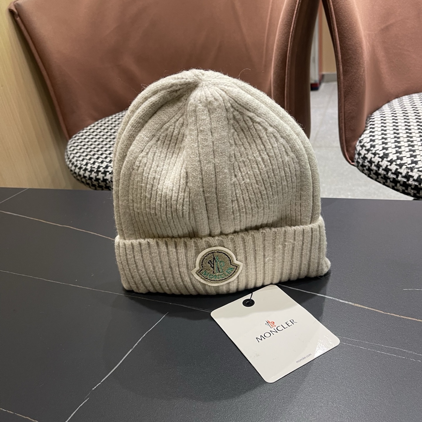 MONCLER（蒙口）秋冬季新款毛线帽户外休闲保暖套头帽弹力针织帽男女款冷帽子