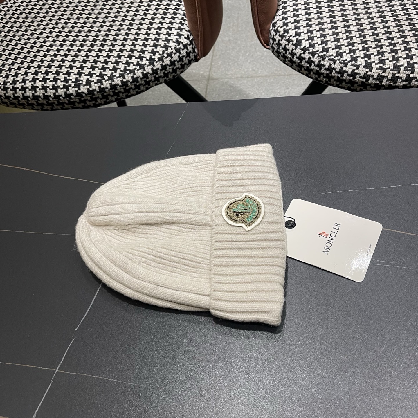 MONCLER（蒙口）秋冬季新款毛线帽户外休闲保暖套头帽弹力针织帽男女款冷帽子
