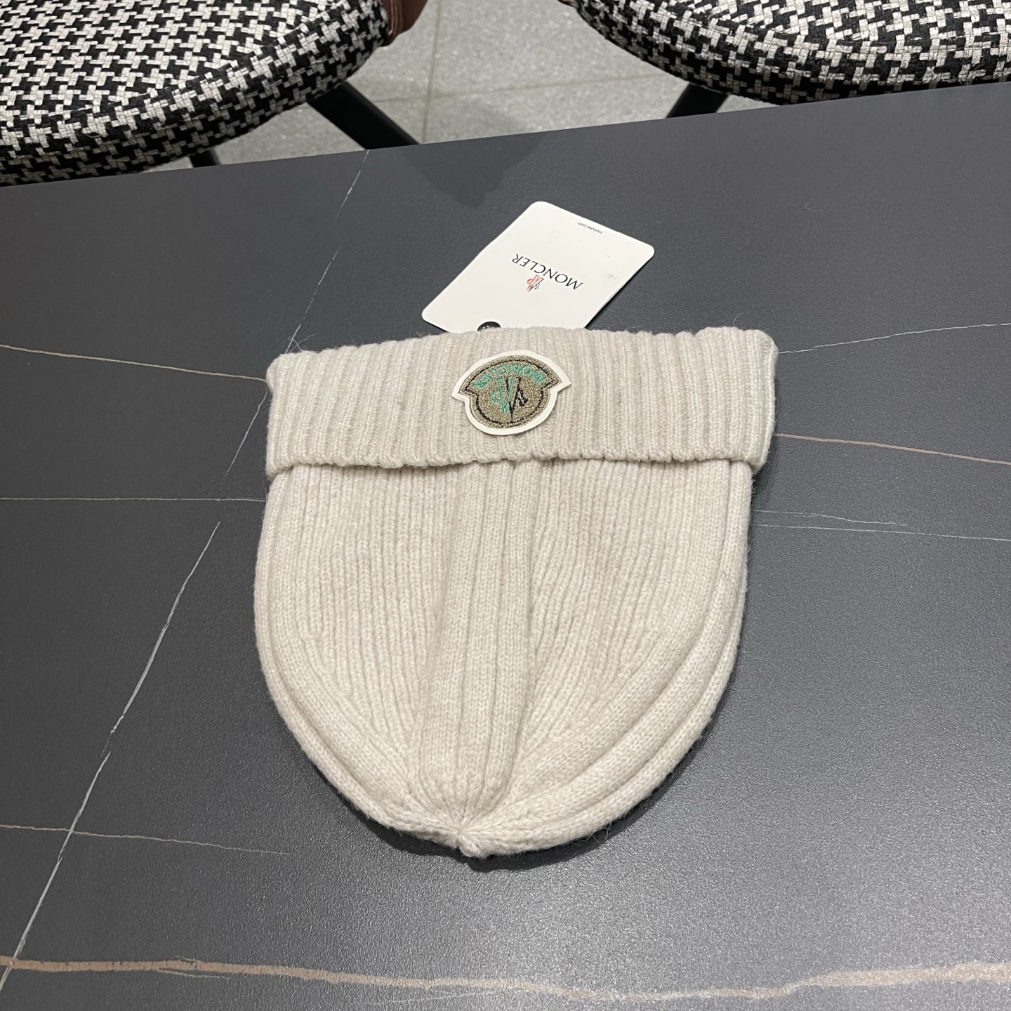 MONCLER（蒙口）秋冬季新款毛线帽户外休闲保暖套头帽弹力针织帽男女款冷帽子