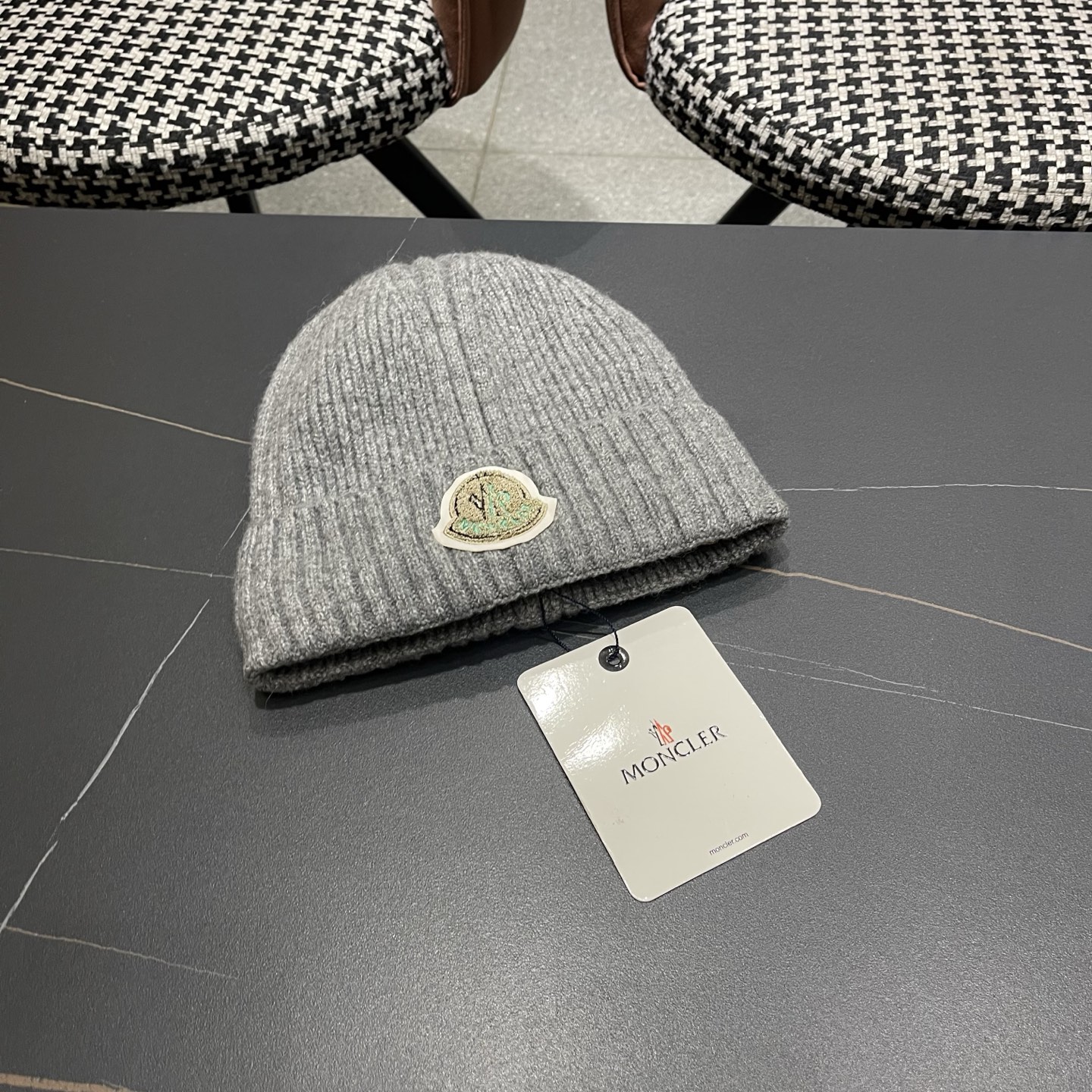 MONCLER（蒙口）秋冬季新款毛线帽户外休闲保暖套头帽弹力针织帽男女款冷帽子