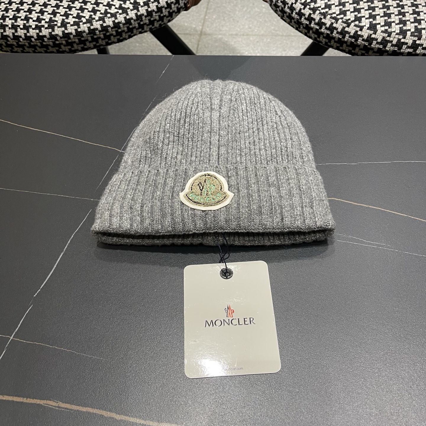 MONCLER（蒙口）秋冬季新款毛线帽户外休闲保暖套头帽弹力针织帽男女款冷帽子