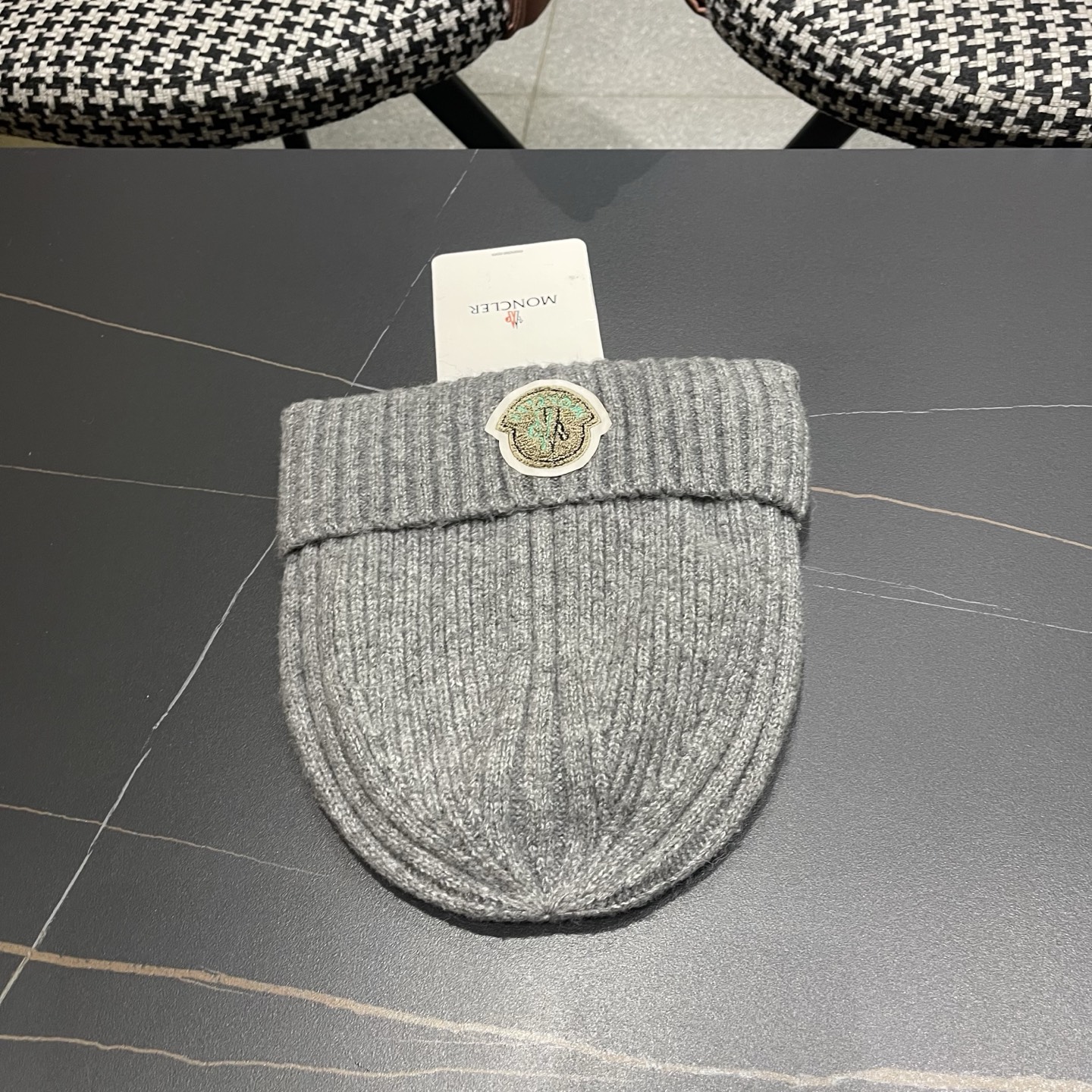 MONCLER（蒙口）秋冬季新款毛线帽户外休闲保暖套头帽弹力针织帽男女款冷帽子