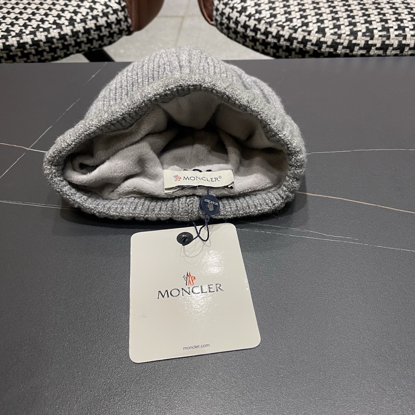 MONCLER（蒙口）秋冬季新款毛线帽户外休闲保暖套头帽弹力针织帽男女款冷帽子