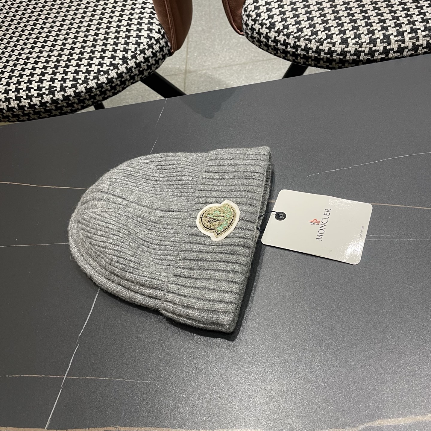 MONCLER（蒙口）秋冬季新款毛线帽户外休闲保暖套头帽弹力针织帽男女款冷帽子