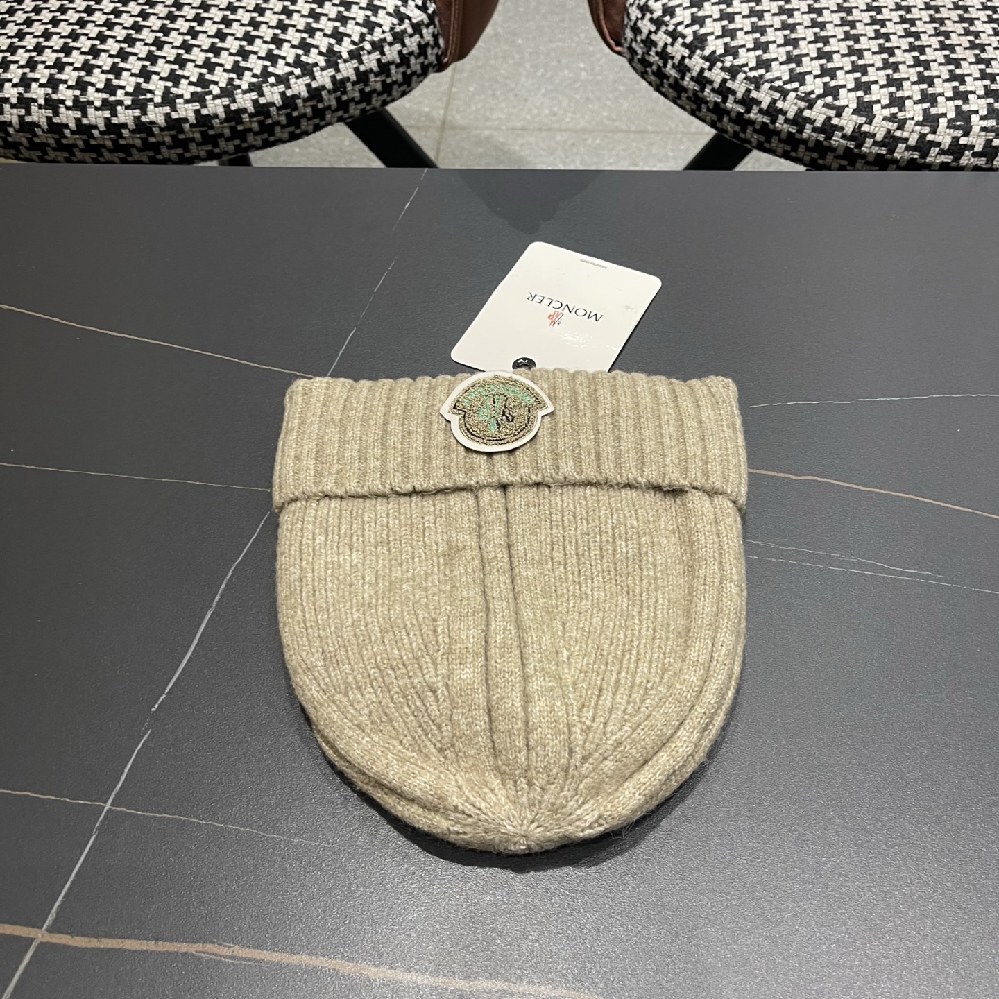 MONCLER（蒙口）秋冬季新款毛线帽户外休闲保暖套头帽弹力针织帽男女款冷帽子