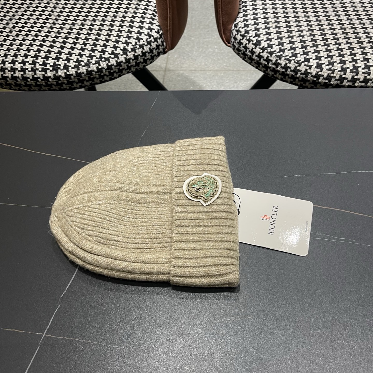 MONCLER（蒙口）秋冬季新款毛线帽户外休闲保暖套头帽弹力针织帽男女款冷帽子
