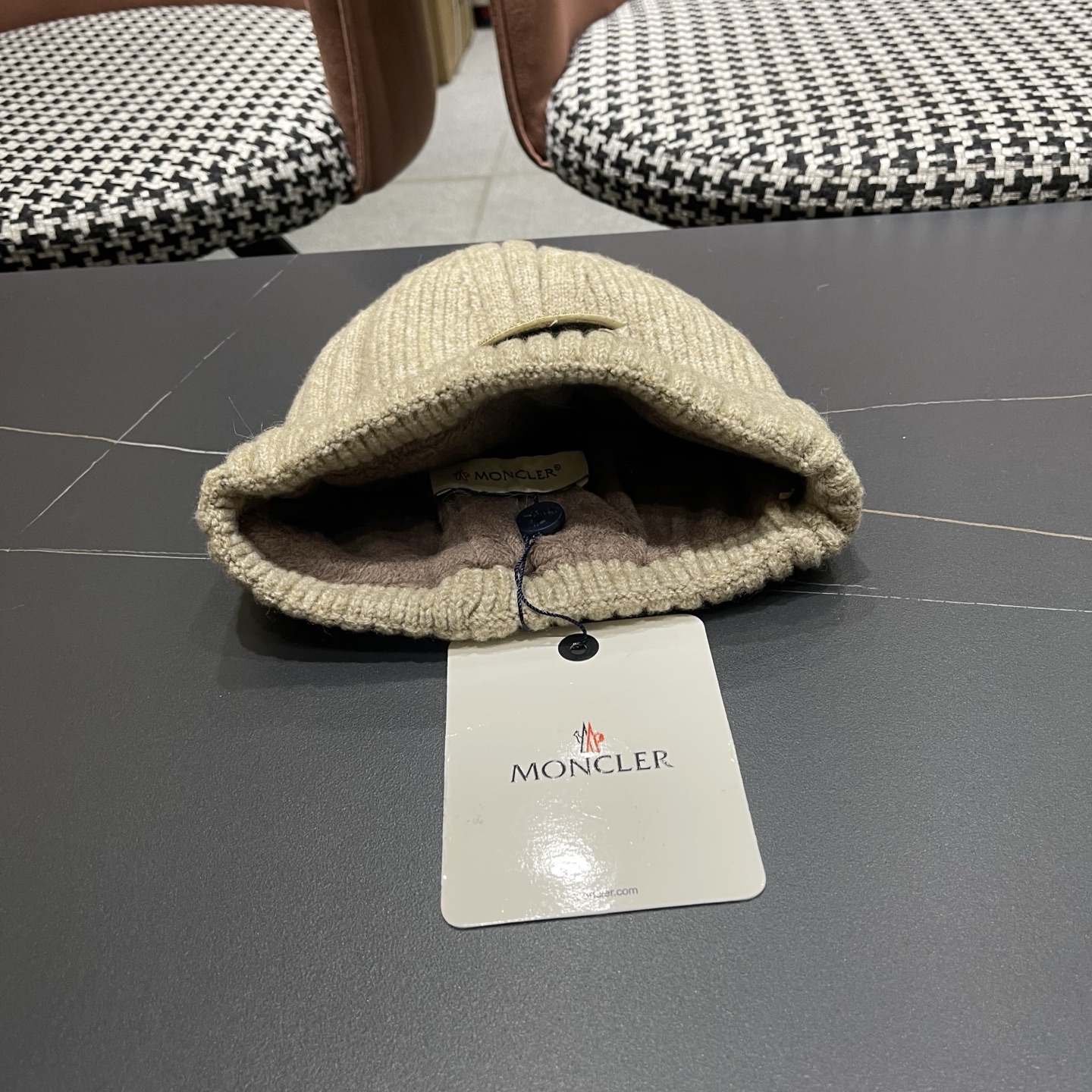 MONCLER（蒙口）秋冬季新款毛线帽户外休闲保暖套头帽弹力针织帽男女款冷帽子