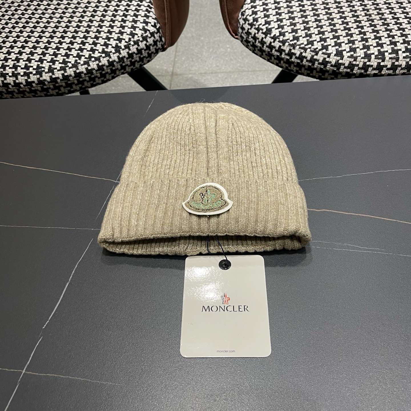 NO:604950,MONCLER (Mongolian mouth) new autumn and winter woolen hat, outdoor casual warm pullover hat, elastic knitted hat, men's and women's cold hat, fisherman hat, baseball cap, knitted hat, hat, Moncler, espadrilles, hats19860909MONCLER（蒙口）秋冬季新款毛线帽户外休闲保暖套头帽弹力针织帽男女款冷帽子帽子渔夫帽棒球帽针织帽,帽子,Moncler,espadrilles,hats,hat