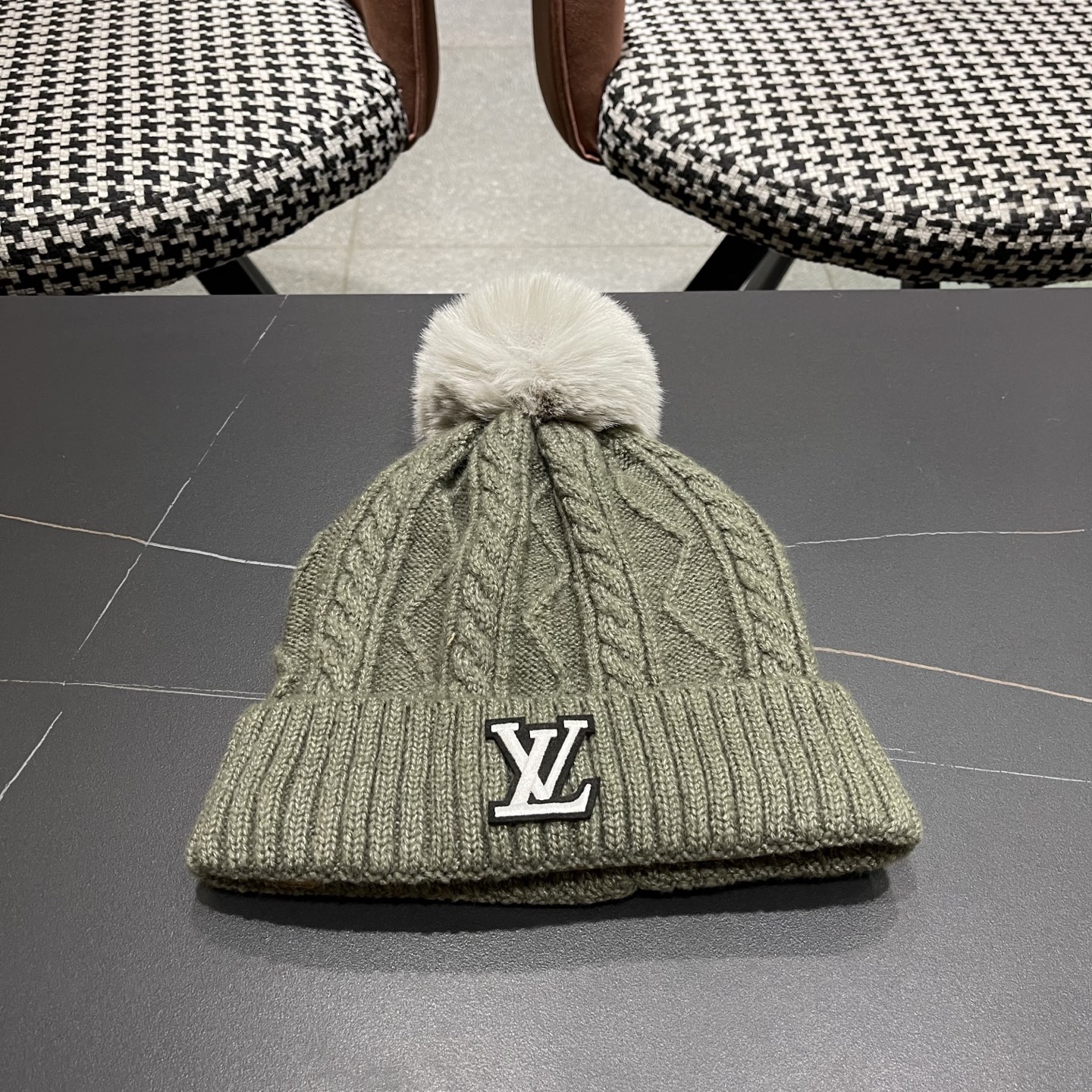 lv路易威登帽子2025女秋冬毛线帽韩版针织帽女士百搭毛球帽护耳冬季套头潮加厚帽