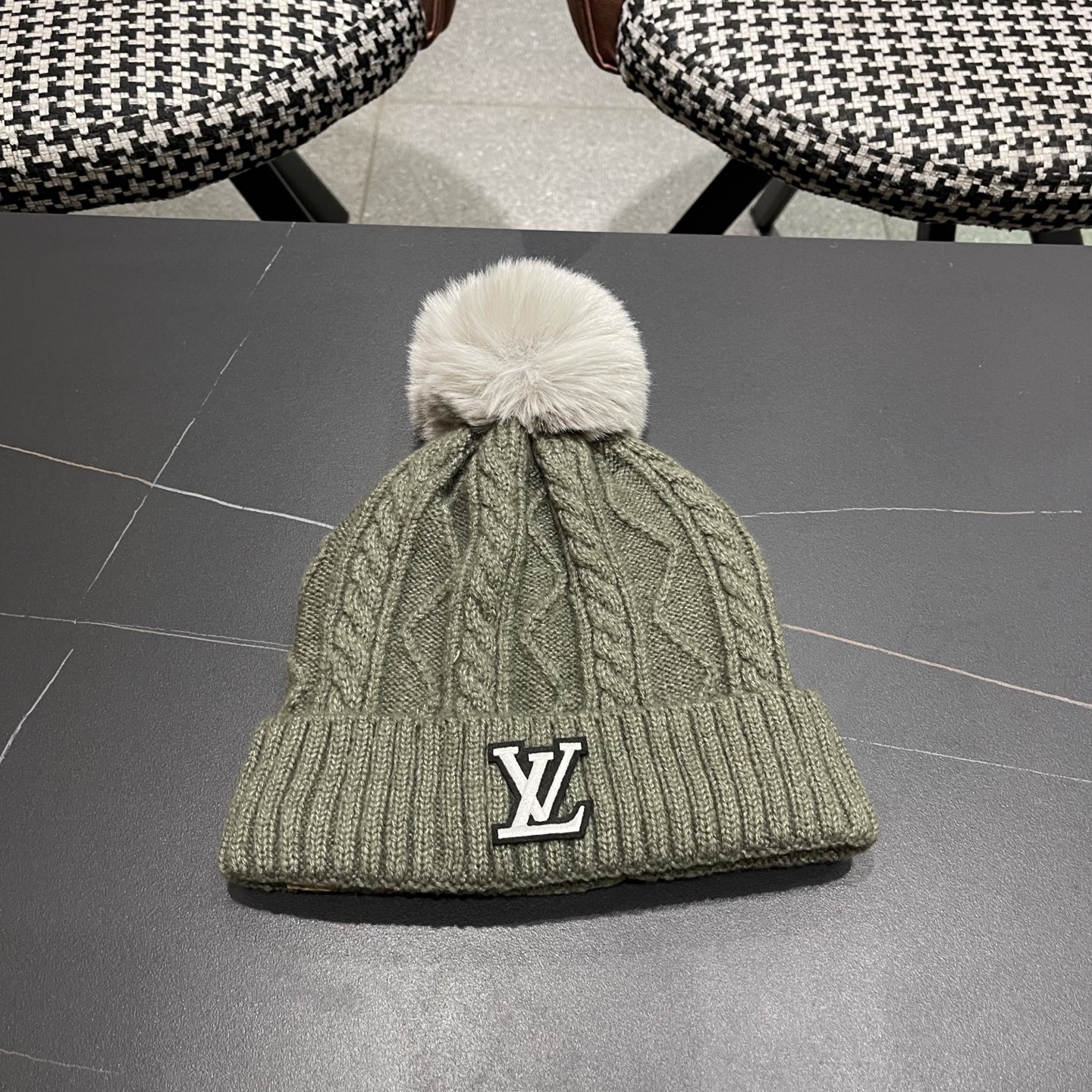 lv路易威登帽子2025女秋冬毛线帽韩版针织帽女士百搭毛球帽护耳冬季套头潮加厚帽