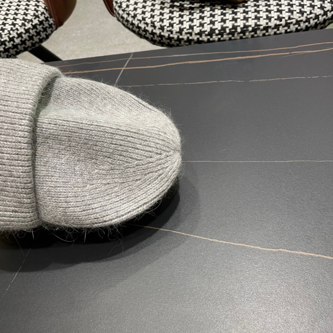 Chanel官网品质香奈儿 2026秋冬网红时尚博主推荐款毛线帽，小红书爆款，手感超柔软舒适的针织线帽，弹性极佳！