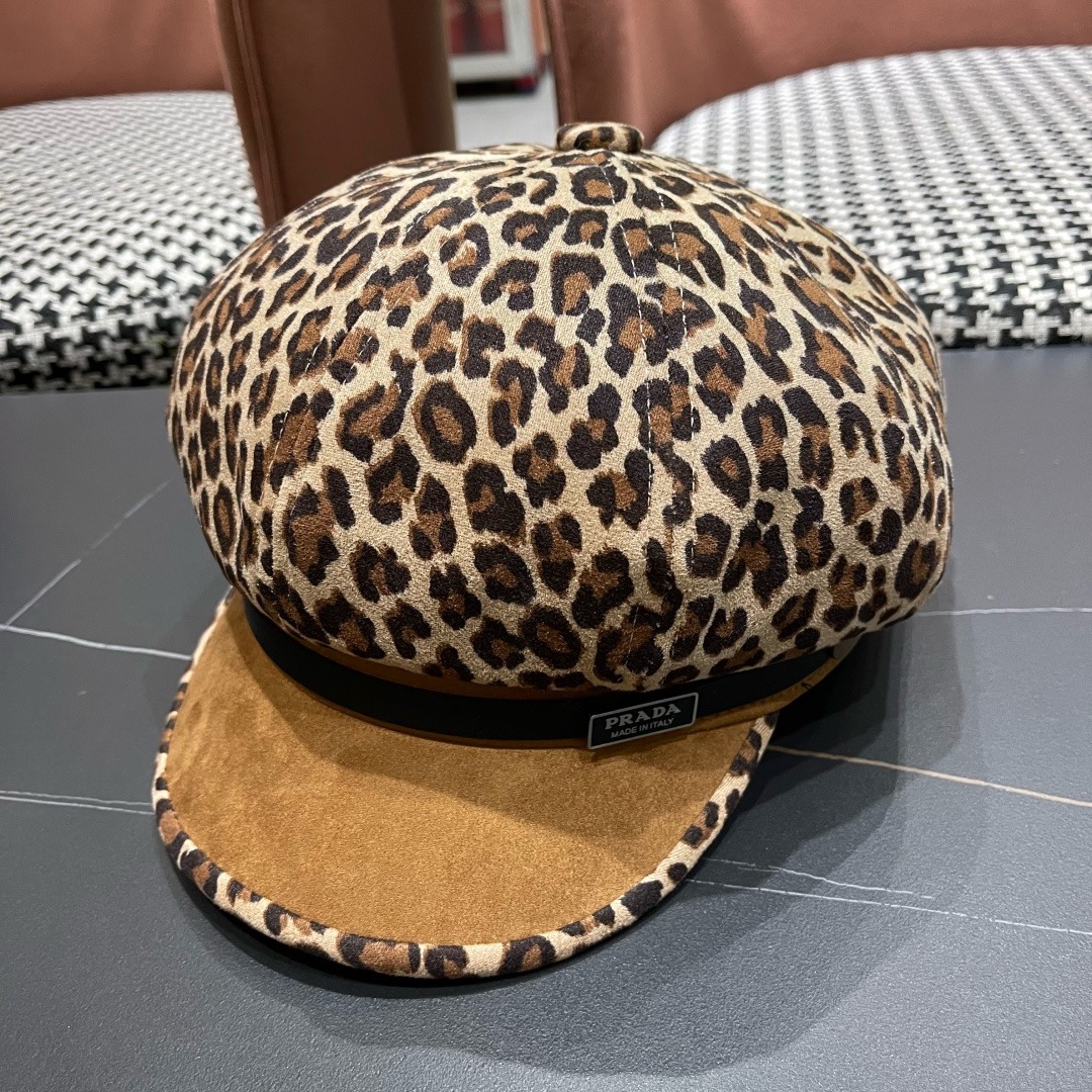 P115 普拉达 2025年新款豹纹拼接八角帽子女春秋季出游百搭
显脸小时尚鸭舌帽