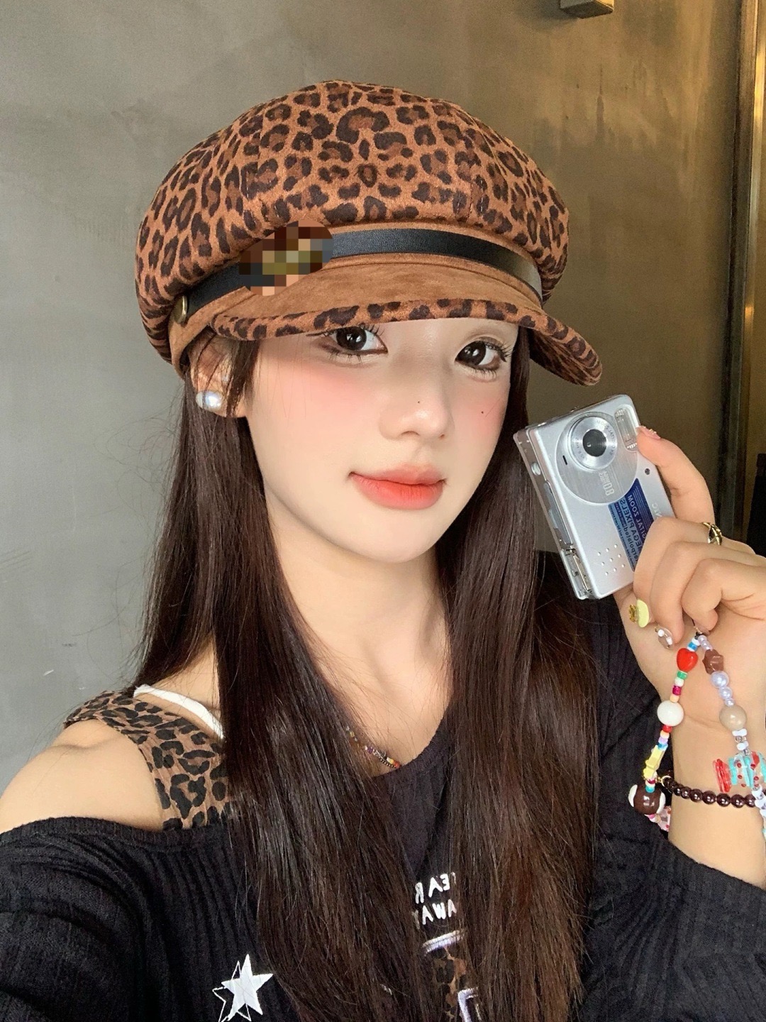 P115 普拉达 2025年新款豹纹拼接八角帽子女春秋季出游百搭
显脸小时尚鸭舌帽