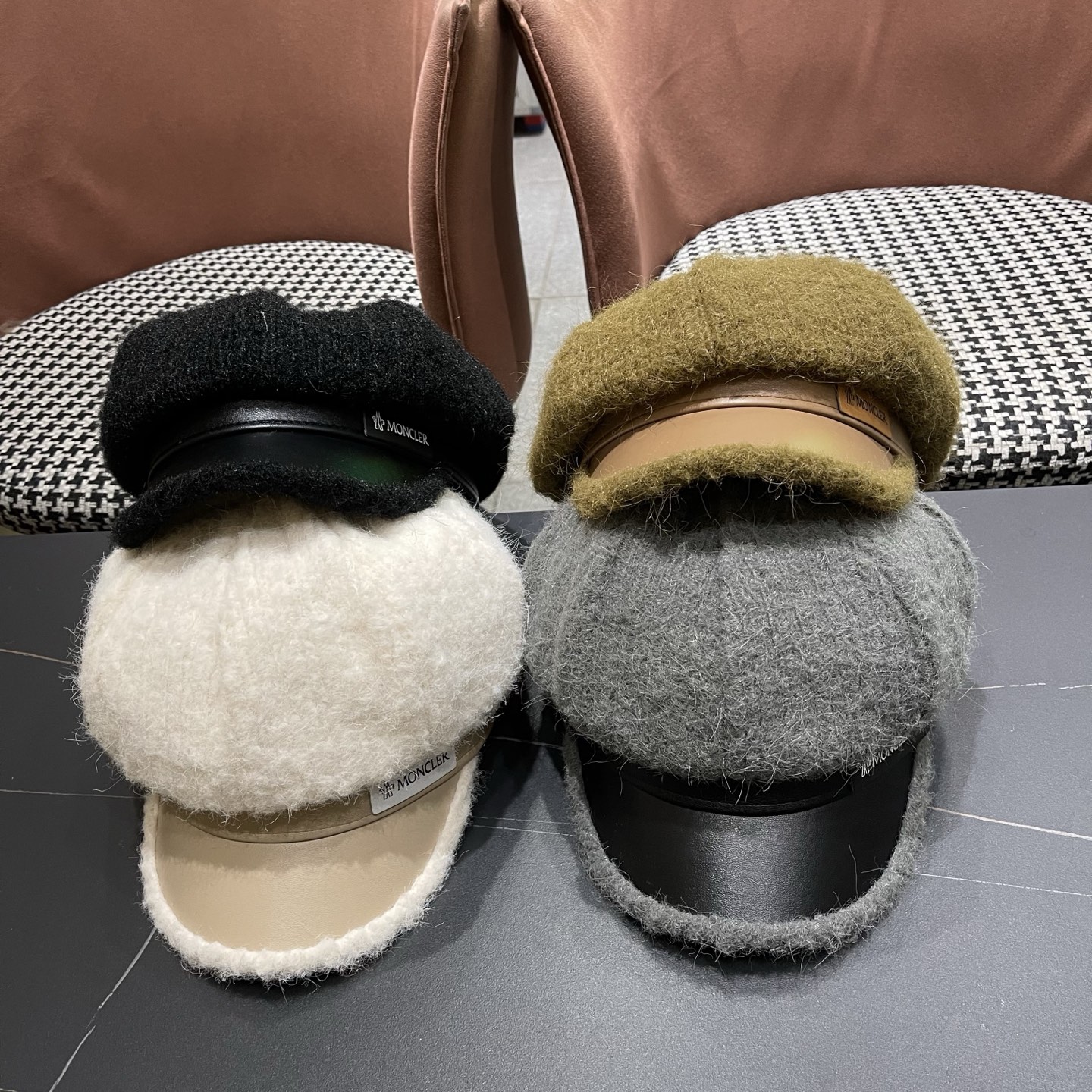 P110 MONCLER蒙口防羊羔绒八角帽女士秋冬季保暖鸭舌贝雷帽气质款皮檐画家帽子