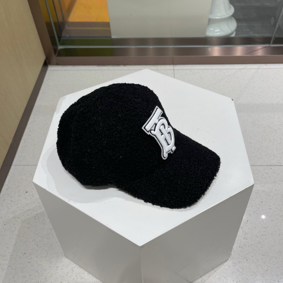 🧢Burberry 巴宝莉🧢 秋冬保暖可爱羊羔毛棒球帽棒帽～颜值担当#