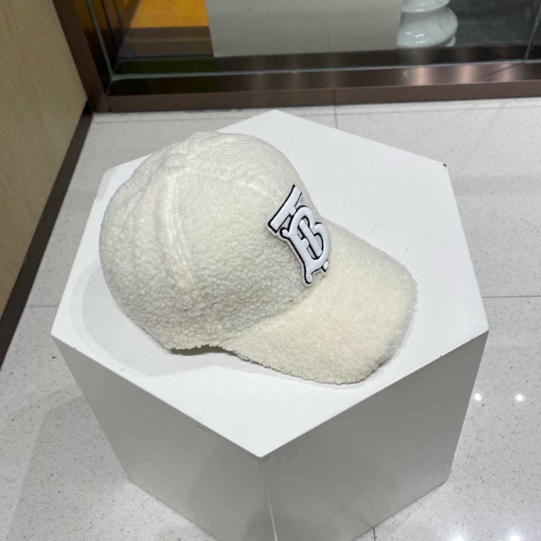 🧢Burberry 巴宝莉🧢 秋冬保暖可爱羊羔毛棒球帽棒帽～颜值担当#