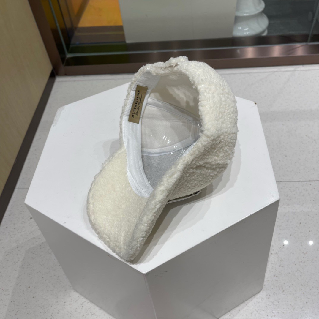 🧢Burberry 巴宝莉🧢 秋冬保暖可爱羊羔毛棒球帽棒帽～颜值担当#