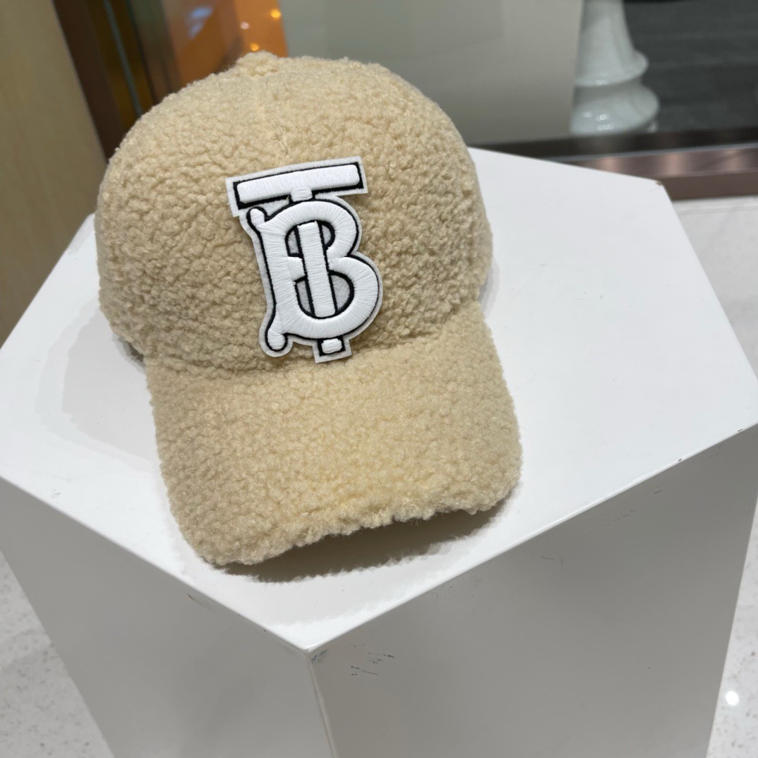 🧢Burberry 巴宝莉🧢 秋冬保暖可爱羊羔毛棒球帽棒帽～颜值担当#