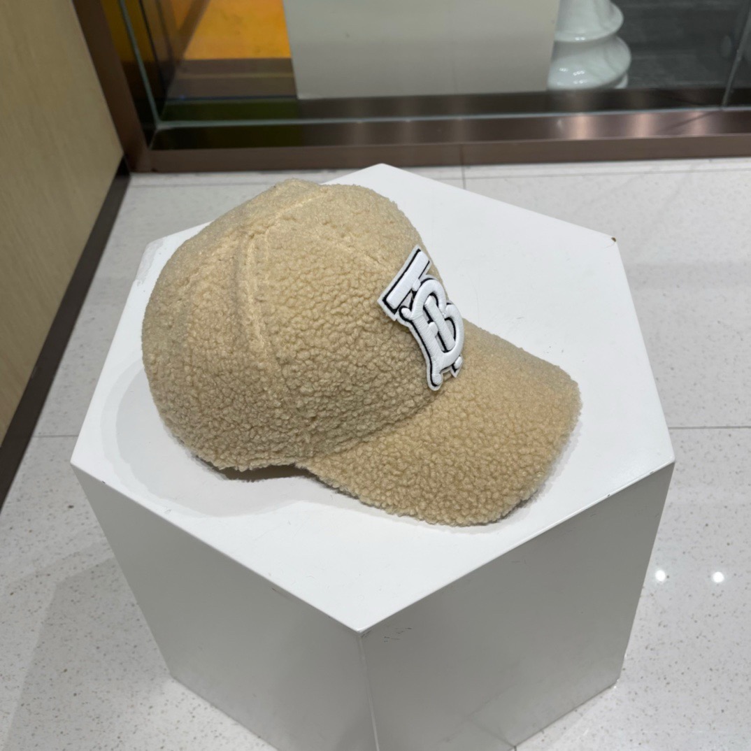 🧢Burberry 巴宝莉🧢 秋冬保暖可爱羊羔毛棒球帽棒帽～颜值担当#