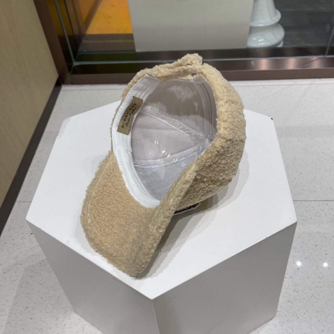 🧢Burberry 巴宝莉🧢 秋冬保暖可爱羊羔毛棒球帽棒帽～颜值担当#