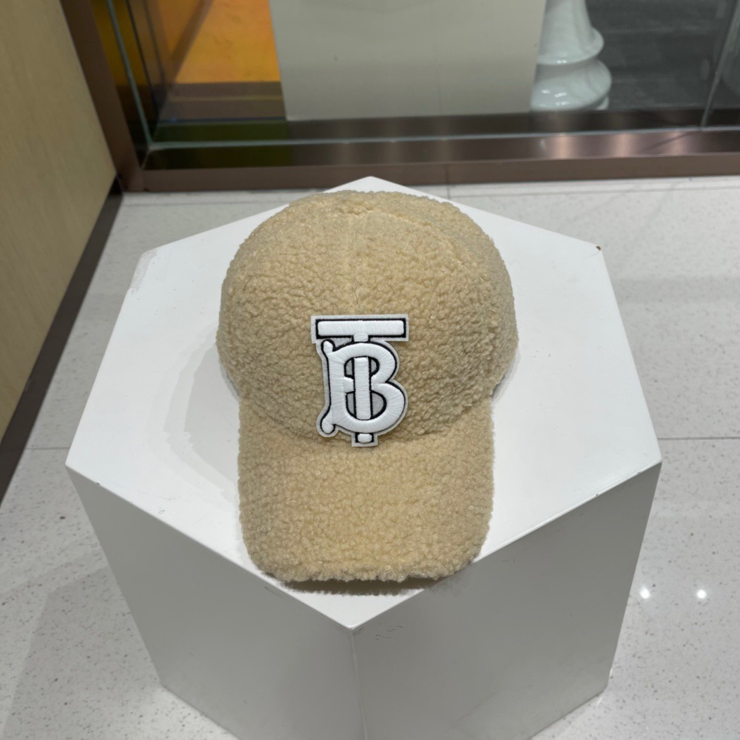 🧢Burberry 巴宝莉🧢 秋冬保暖可爱羊羔毛棒球帽棒帽～颜值担当#