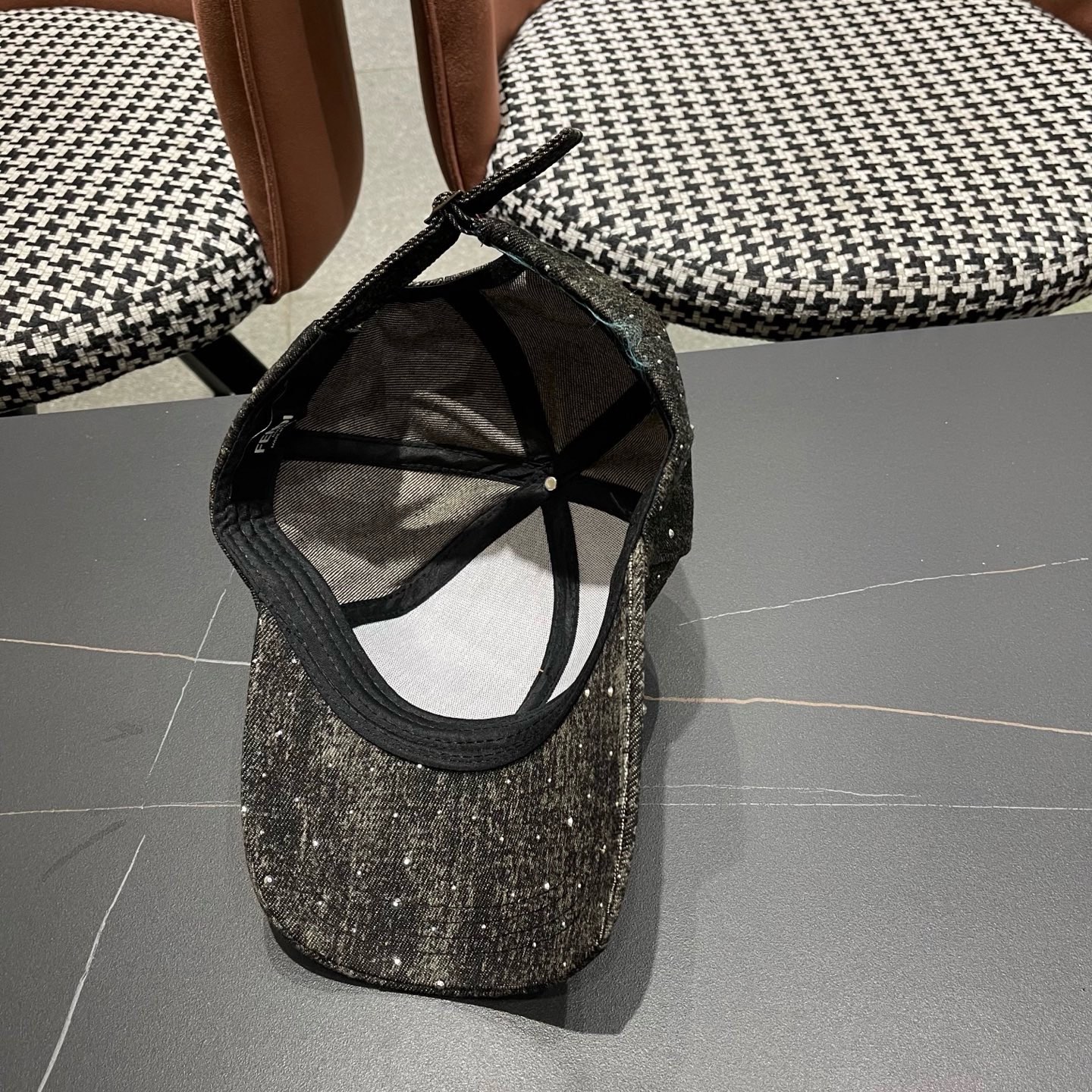 Fendi（芬迪）春秋季新款个性风流星线棒球帽男女遮阳休闲 复古户外鸭舌帽子
