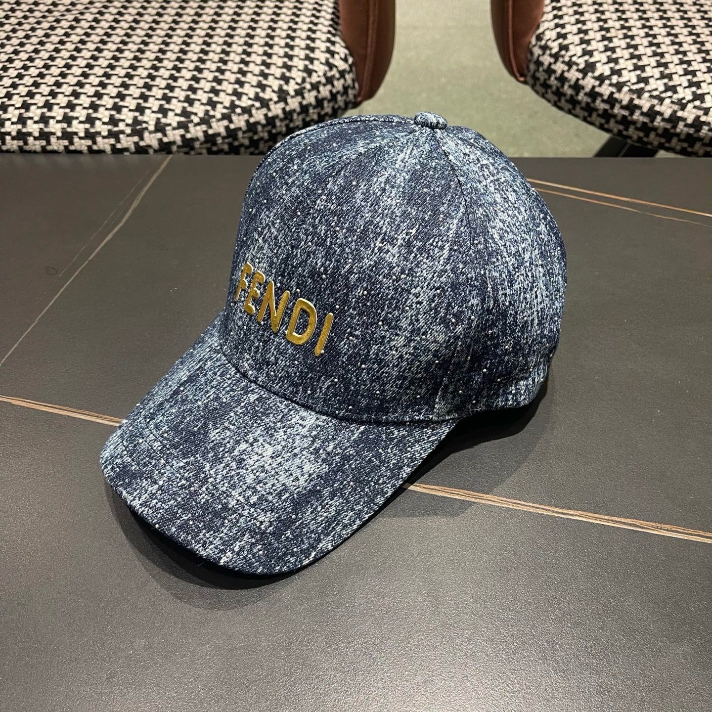 Fendi（芬迪）春秋季新款个性风流星线棒球帽男女遮阳休闲 复古户外鸭舌帽子