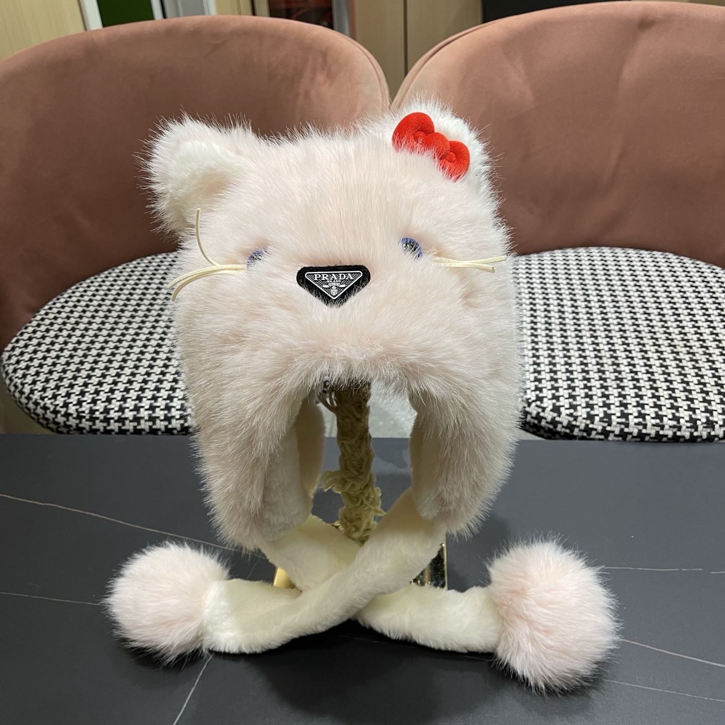 P125 普拉达PRADA可爱猫咪蝴蝶结毛绒帽子女冬季耳朵会动加
绒加厚保暖包头帽雷锋帽